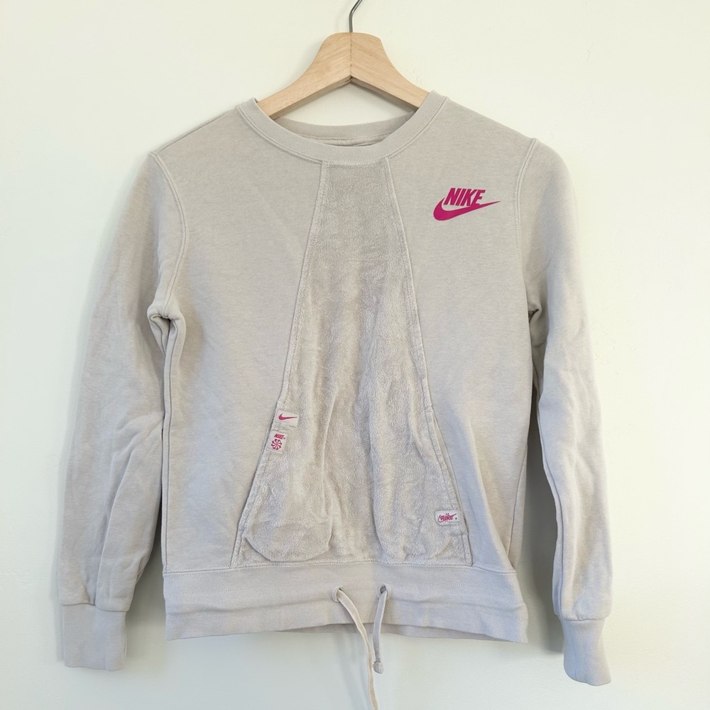 Nike Girl’s Heritage Beige Pullover sweatshirt